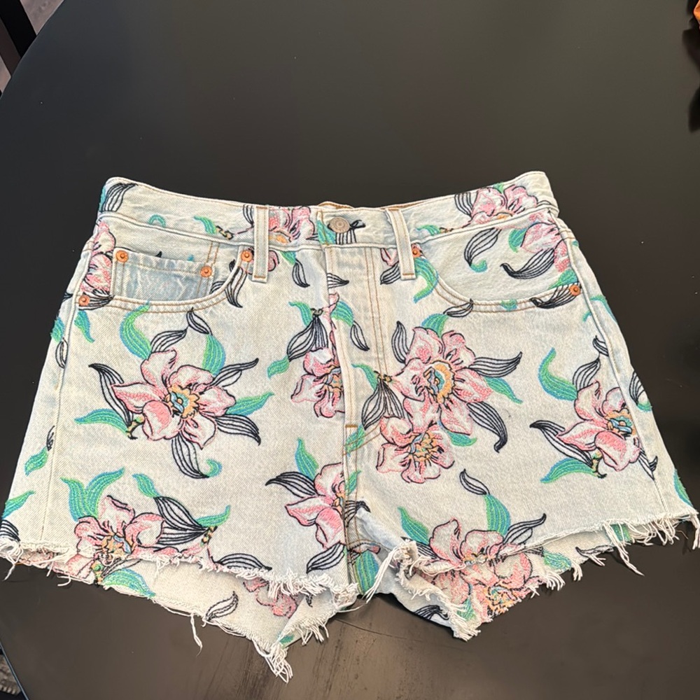 501® HIGH RISE FLORAL SHORTS